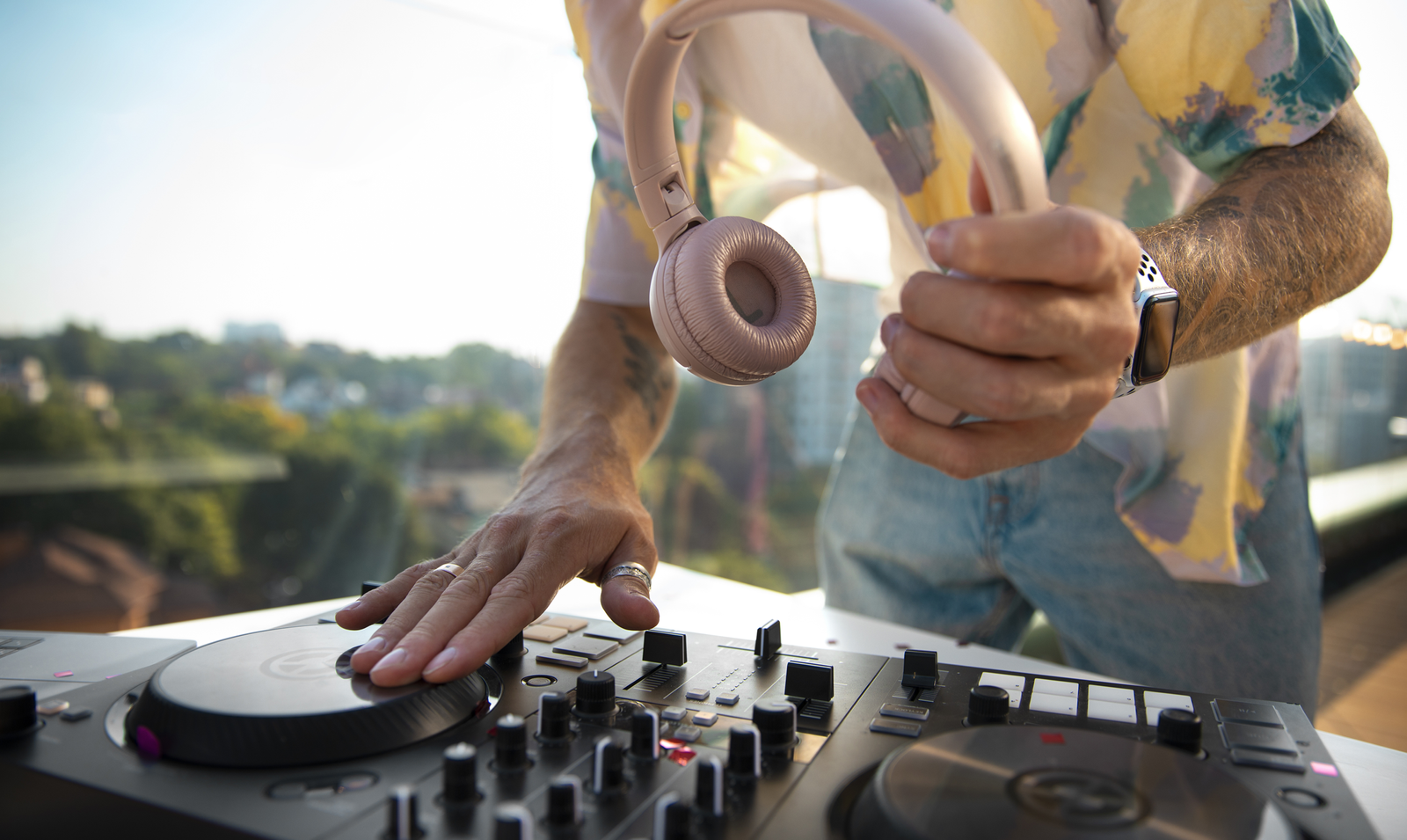 WEBTOTO moves with your heartbeat!